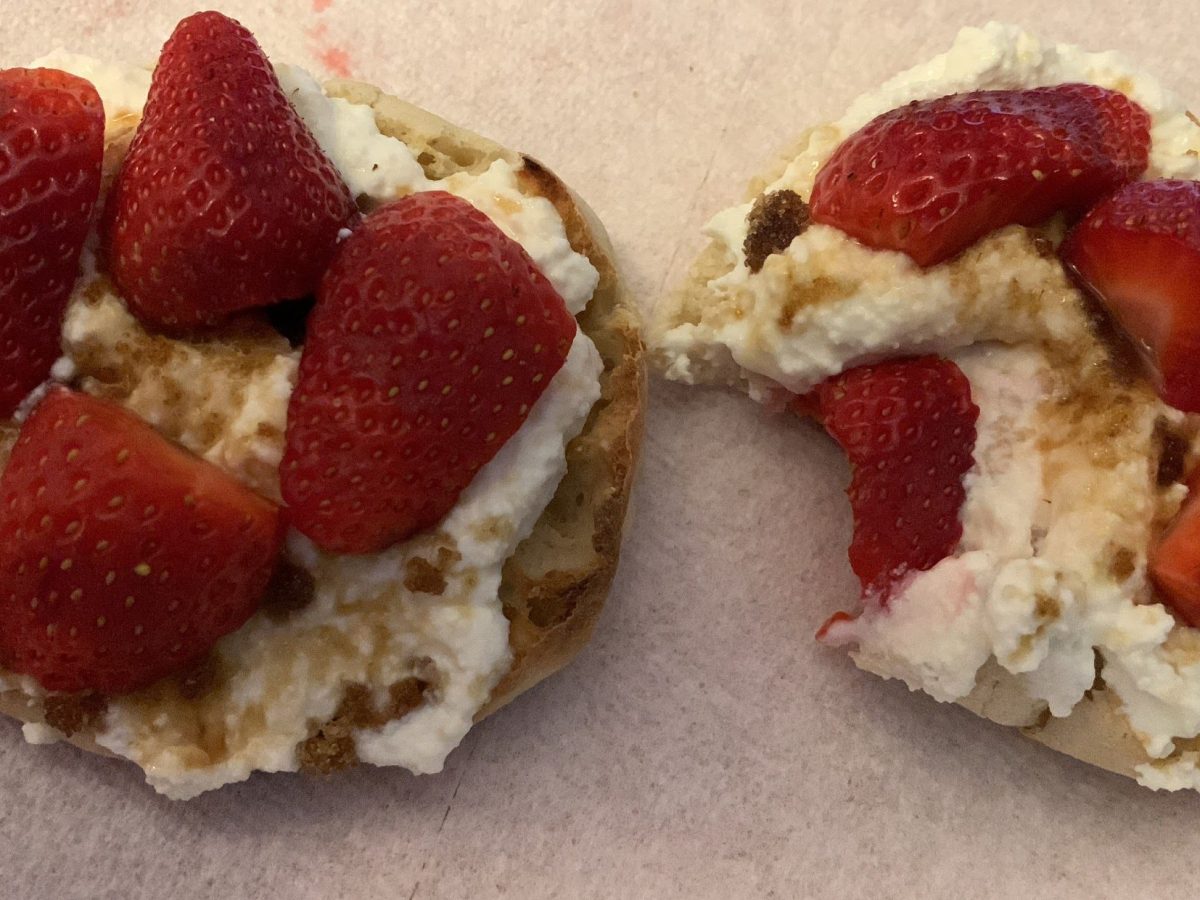 Ricotta English Muffin with Fresh&nbsp;Strawberries